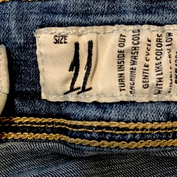 Women Jeans - Picture 3 of 3